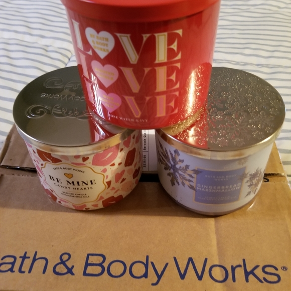 Bath and body works 3 wick candles